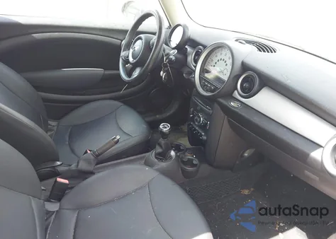 2011 Mini Cooper из США, поврежденный, VIN WMWZF3C57BTX81693